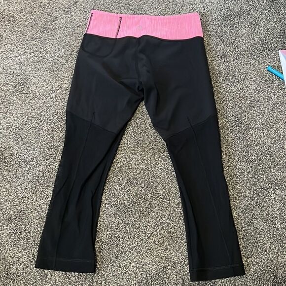 Black + Pink Size 4 Lululemon Mesh Crops - Picture 2 of 5